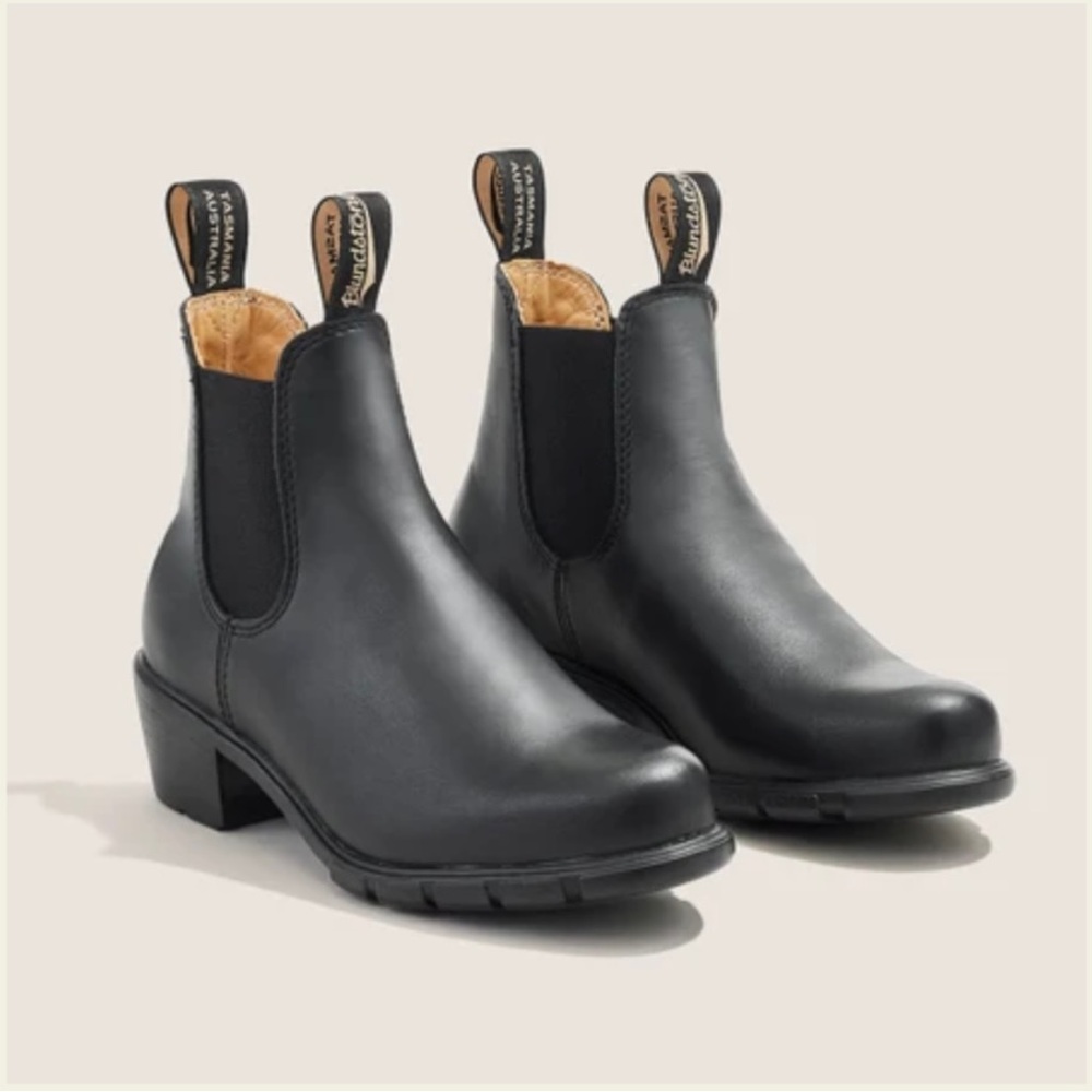 Blundstone Black Leather Chelsea Boots